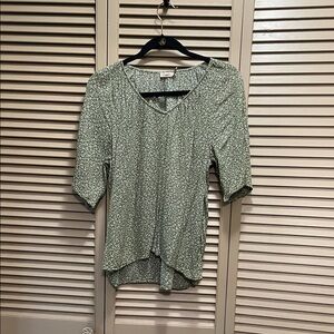 Faherty Sage Green Patterned Blouse